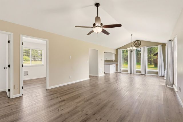 10609 S Degray Ln, Spokane, WA 99224