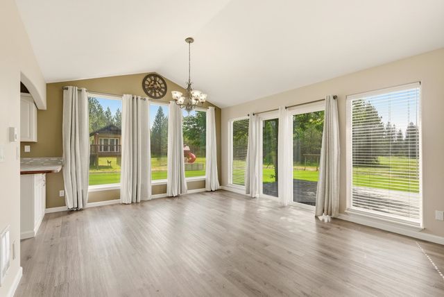 10609 S Degray Ln, Spokane, WA 99224