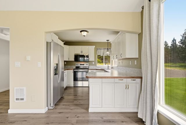 10609 S Degray Ln, Spokane, WA 99224