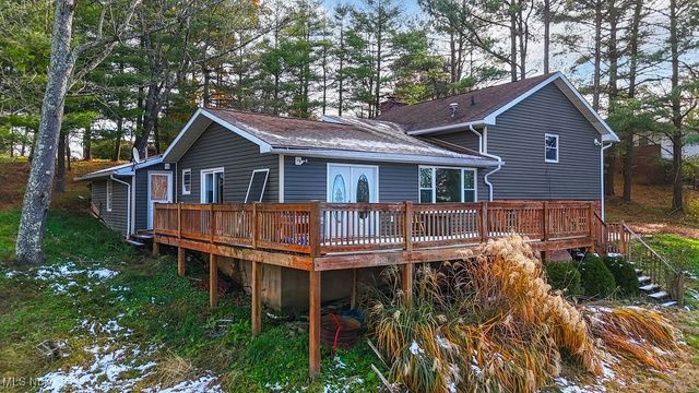 240 Woodland Acres Road, Marietta, OH 45750