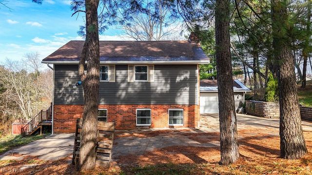 240 Woodland Acres Road, Marietta, OH 45750