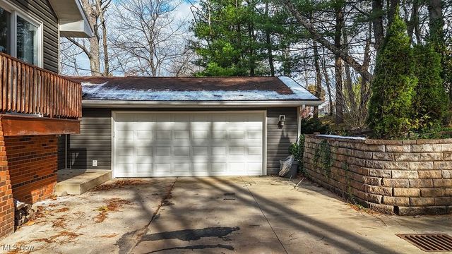 240 Woodland Acres Road, Marietta, OH 45750