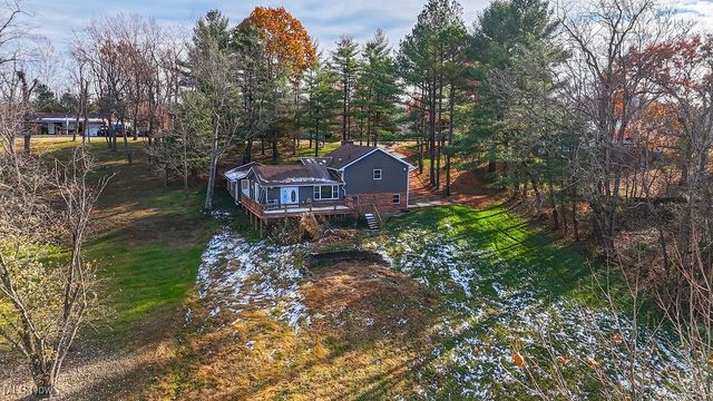 240 Woodland Acres Road, Marietta, OH 45750