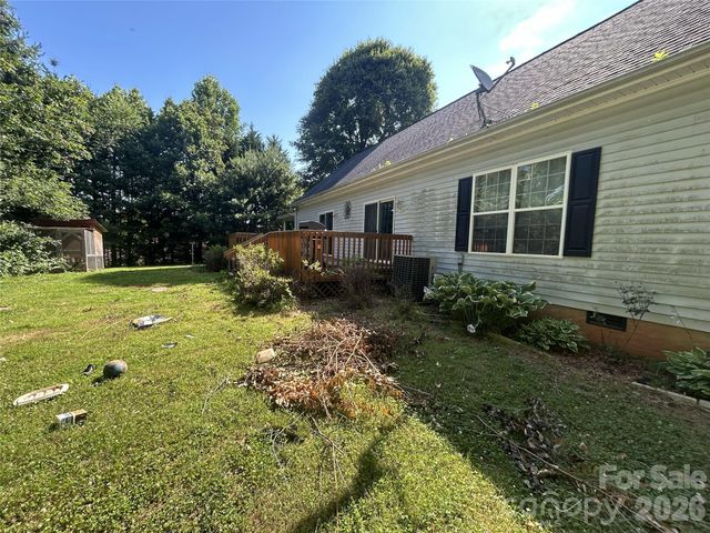 34 England Valley Road, Weaverville, NC 28787