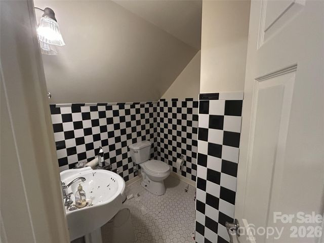 34 England Valley Road, Weaverville, NC 28787
