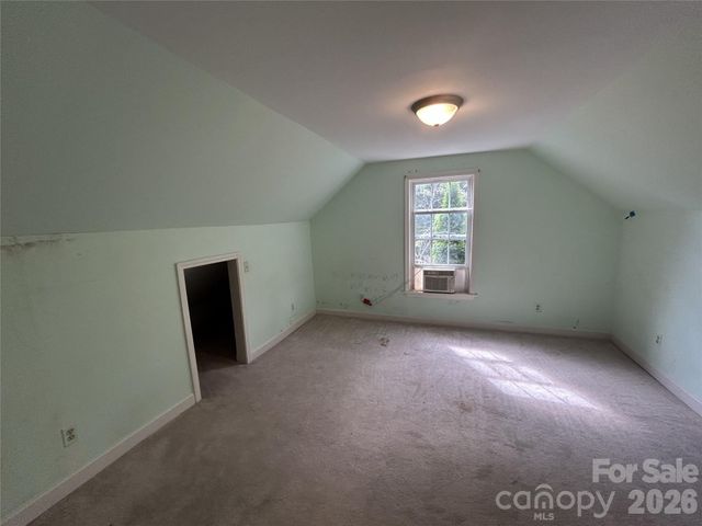 34 England Valley Road, Weaverville, NC 28787