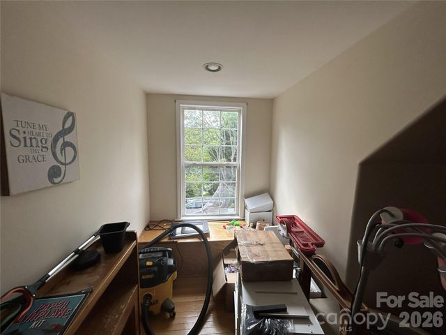 34 England Valley Road, Weaverville, NC 28787