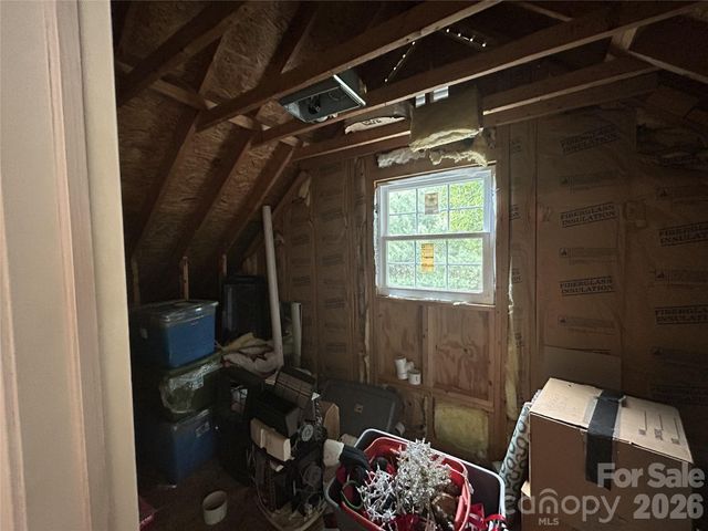 34 England Valley Road, Weaverville, NC 28787