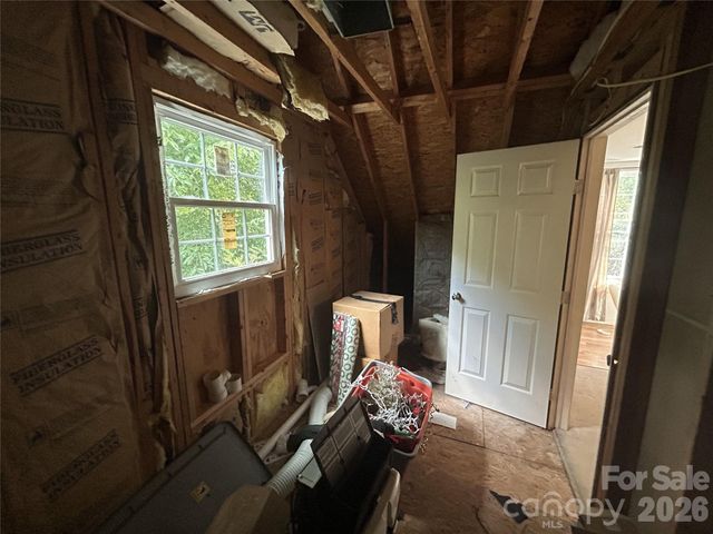 34 England Valley Road, Weaverville, NC 28787