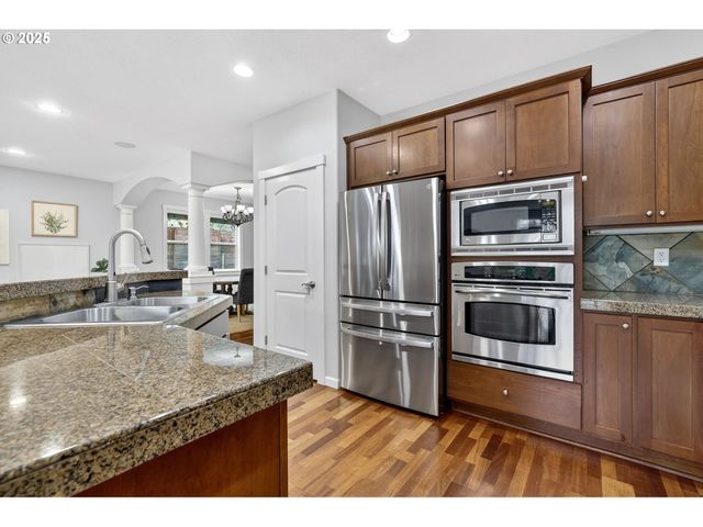 13140 Sw MADISON Ct, Beaverton, OR 97008