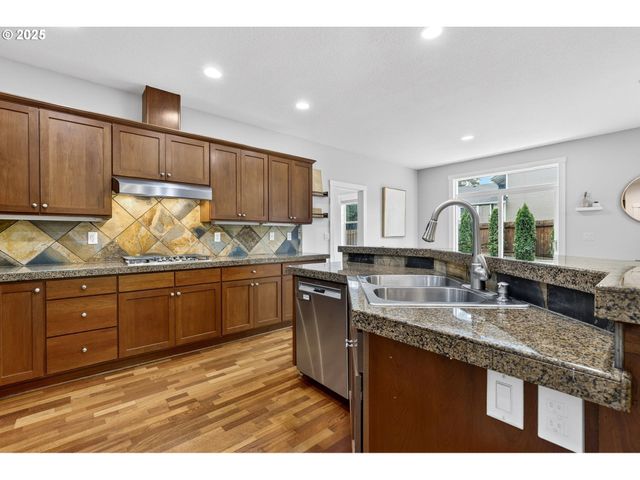 13140 Sw MADISON Ct, Beaverton, OR 97008