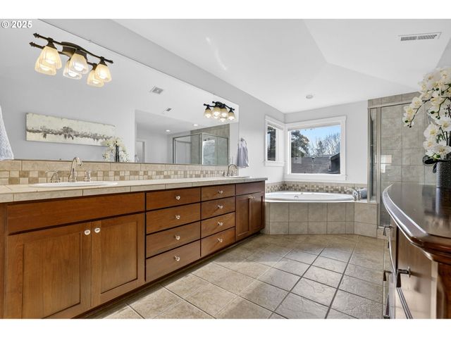 13140 Sw MADISON Ct, Beaverton, OR 97008