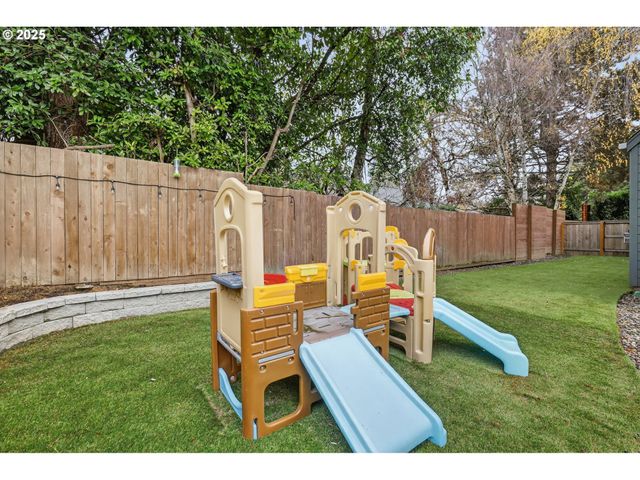 13140 Sw MADISON Ct, Beaverton, OR 97008