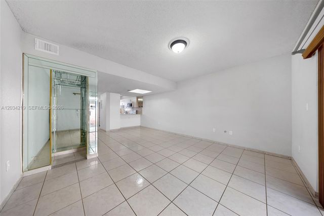 515 W 68th St 3, Hialeah, FL 33014