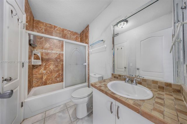 515 W 68th St 3, Hialeah, FL 33014