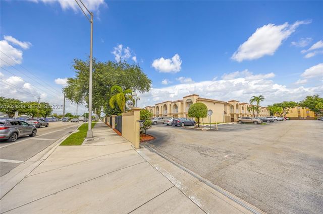 515 W 68th St 3, Hialeah, FL 33014