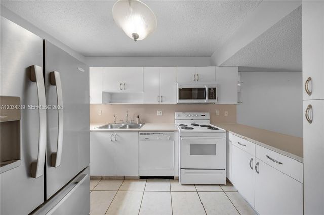 515 W 68th St 3, Hialeah, FL 33014