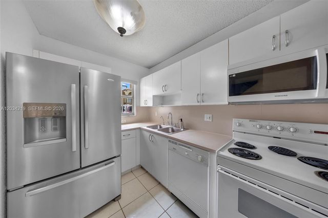 515 W 68th St 3, Hialeah, FL 33014