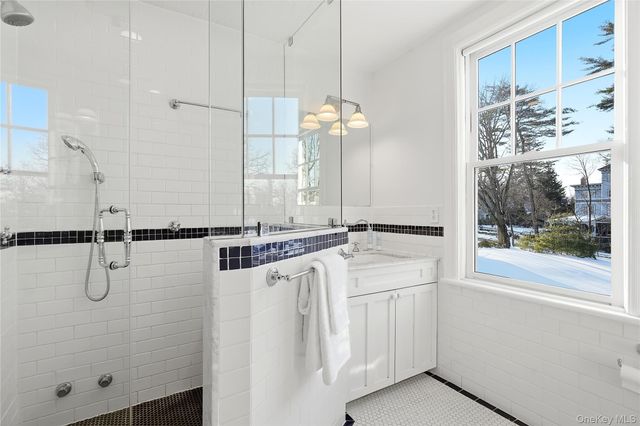 10 Circle Avenue, Larchmont, NY 10538