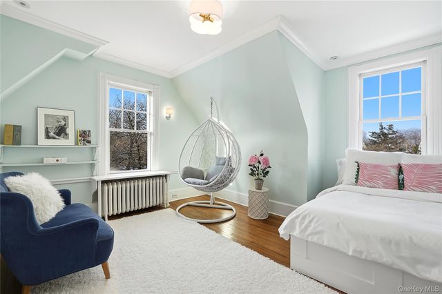 10 Circle Avenue, Larchmont, NY 10538