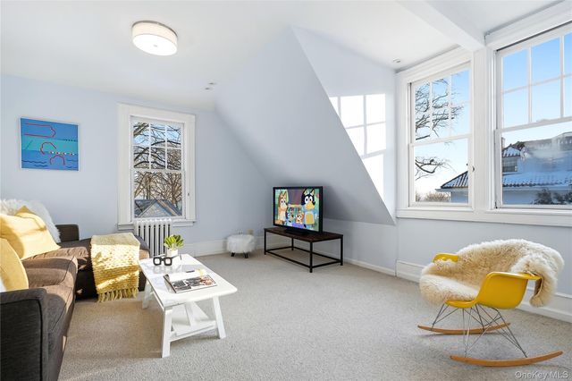 10 Circle Avenue, Larchmont, NY 10538