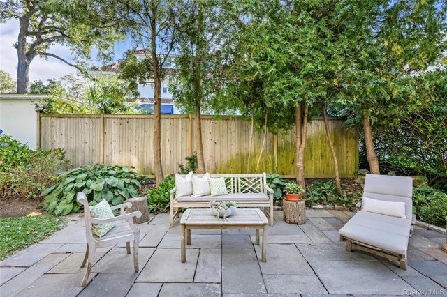 10 Circle Avenue, Larchmont, NY 10538