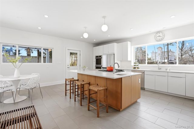 10 Circle Avenue, Larchmont, NY 10538