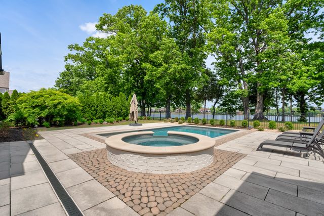1483 Boardwalk Pl, Gallatin, TN 37066