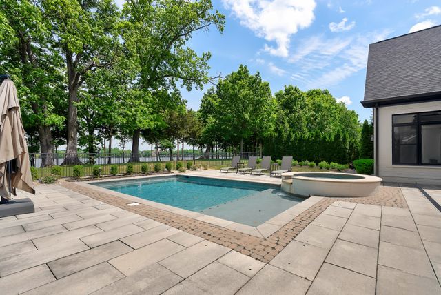 1483 Boardwalk Pl, Gallatin, TN 37066