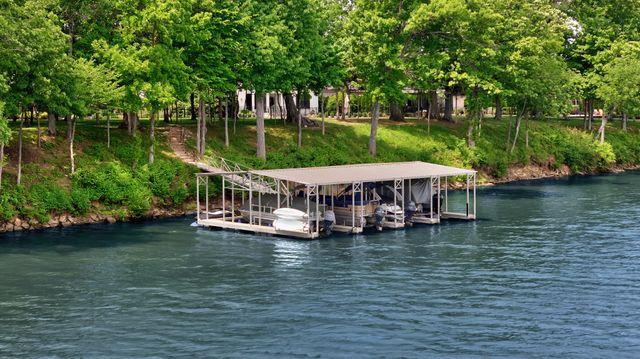 1483 Boardwalk Pl, Gallatin, TN 37066