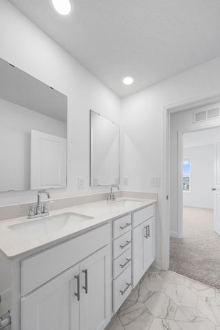 22362 Isla Way, Rogers, MN 55374