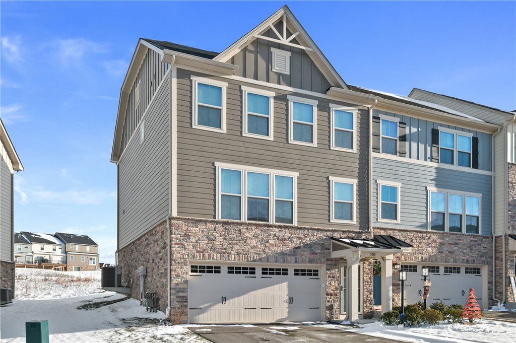 5001 Lampl Ln, Penn Twp, PA 15644