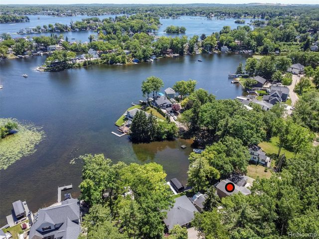 524 Fernhurst Court, Orion Charter Township, MI 48362