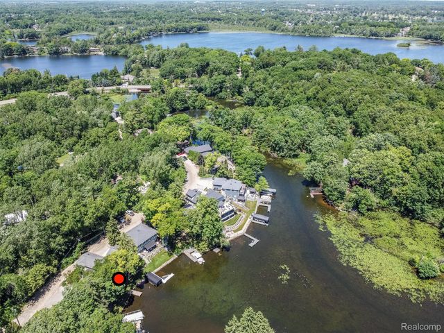 524 Fernhurst Court, Orion Charter Township, MI 48362
