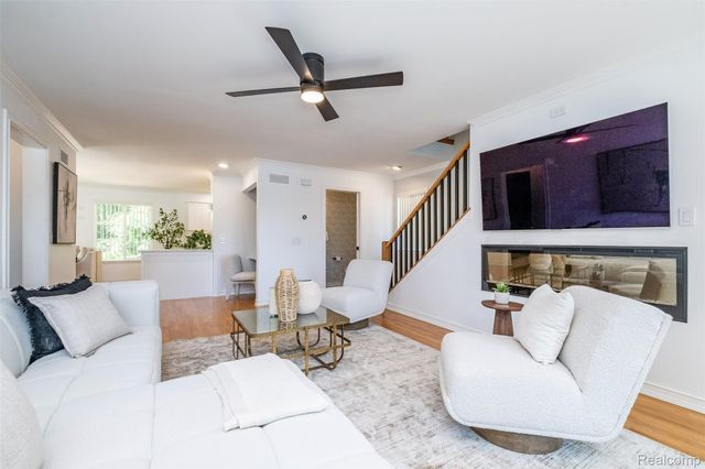 524 Fernhurst Court, Orion Charter Township, MI 48362