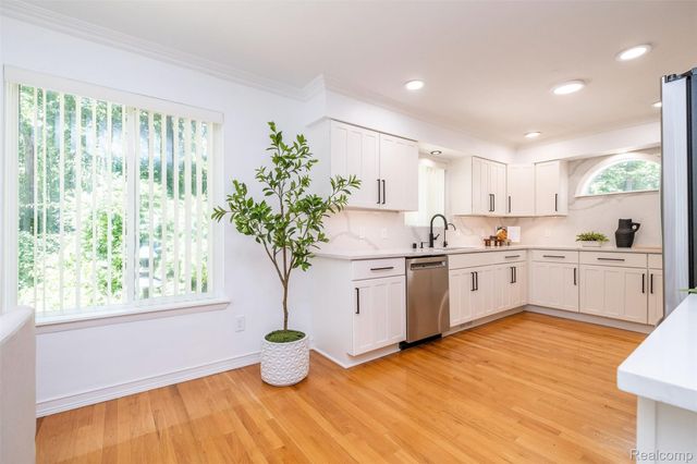 524 Fernhurst Court, Orion Charter Township, MI 48362