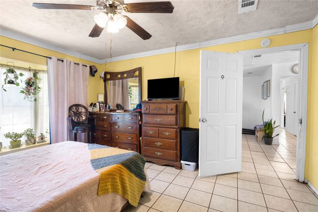 1255 Olden Street, Dallas, TX 75211