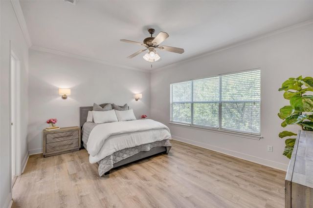 5511 Oakwood CV B, Austin, TX 78731