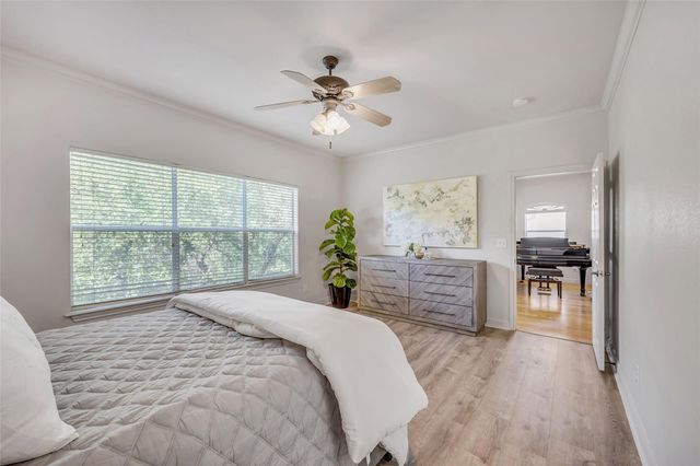 5511 Oakwood CV B, Austin, TX 78731