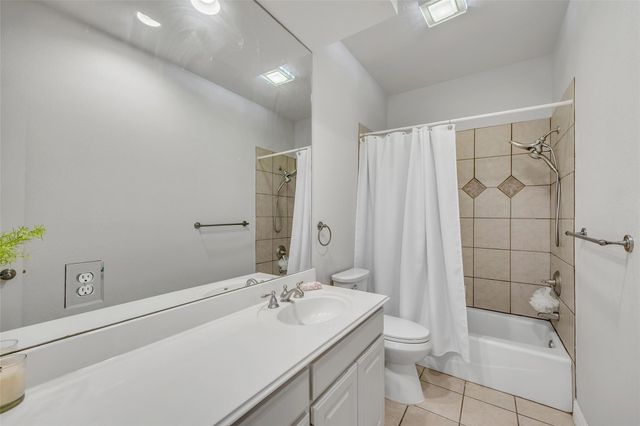 5511 Oakwood CV B, Austin, TX 78731