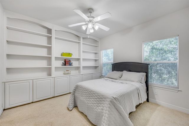 5511 Oakwood CV B, Austin, TX 78731