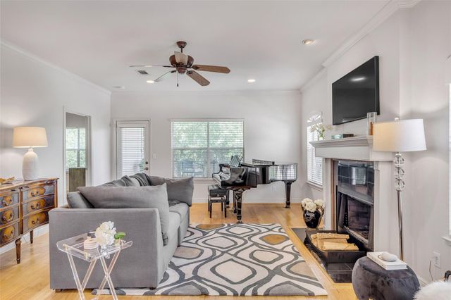 5511 Oakwood CV B, Austin, TX 78731