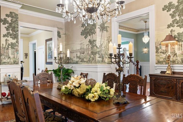 701 Oleander Avenue, Bakersfield, CA 93304