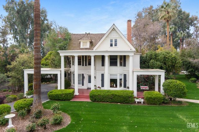 701 Oleander Avenue, Bakersfield, CA 93304