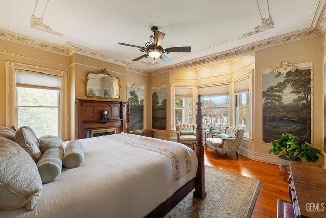 701 Oleander Avenue, Bakersfield, CA 93304