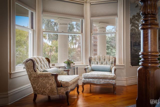 701 Oleander Avenue, Bakersfield, CA 93304