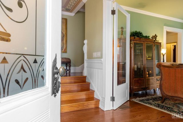 701 Oleander Avenue, Bakersfield, CA 93304