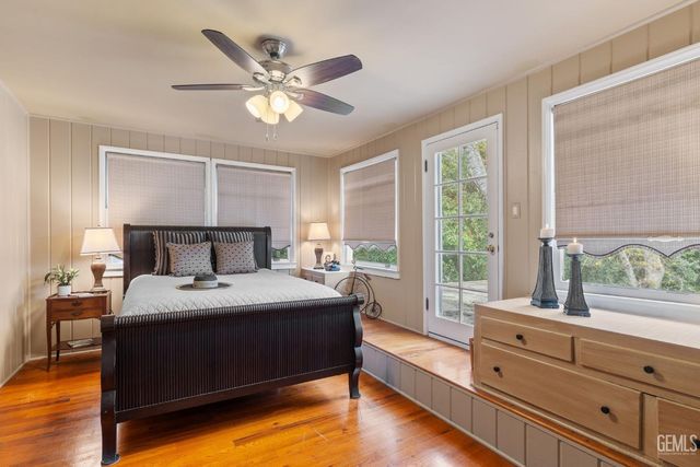 701 Oleander Avenue, Bakersfield, CA 93304