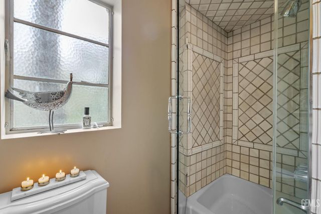 701 Oleander Avenue, Bakersfield, CA 93304