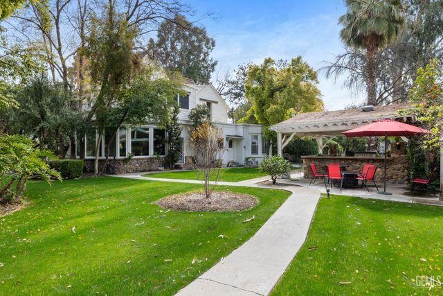 701 Oleander Avenue, Bakersfield, CA 93304